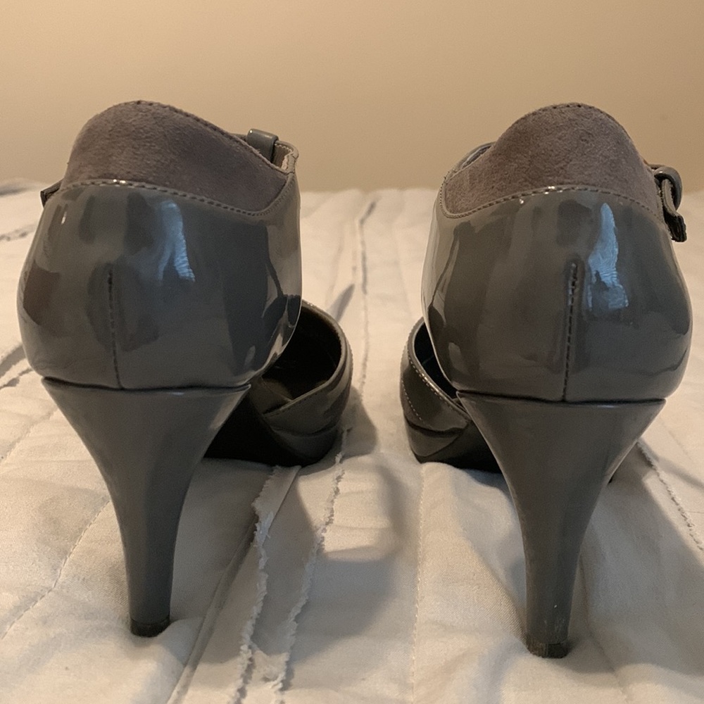 Heels - Picture 3 of 9